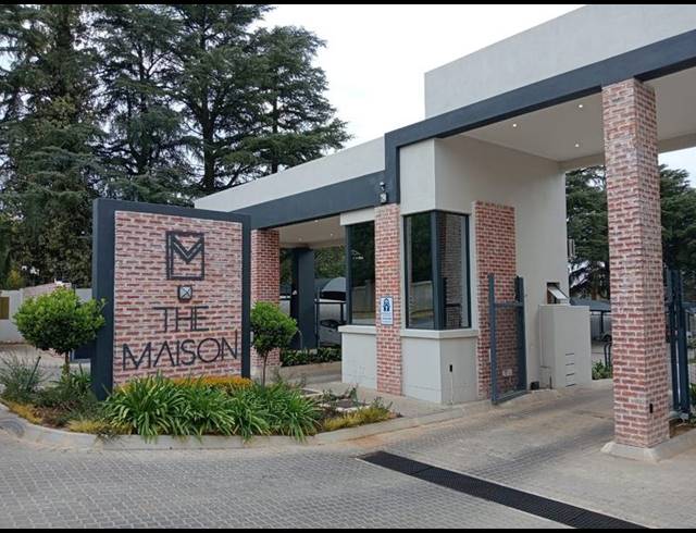 2 BEDROOM APARTMENT FOR SALE IN BRYANSTON